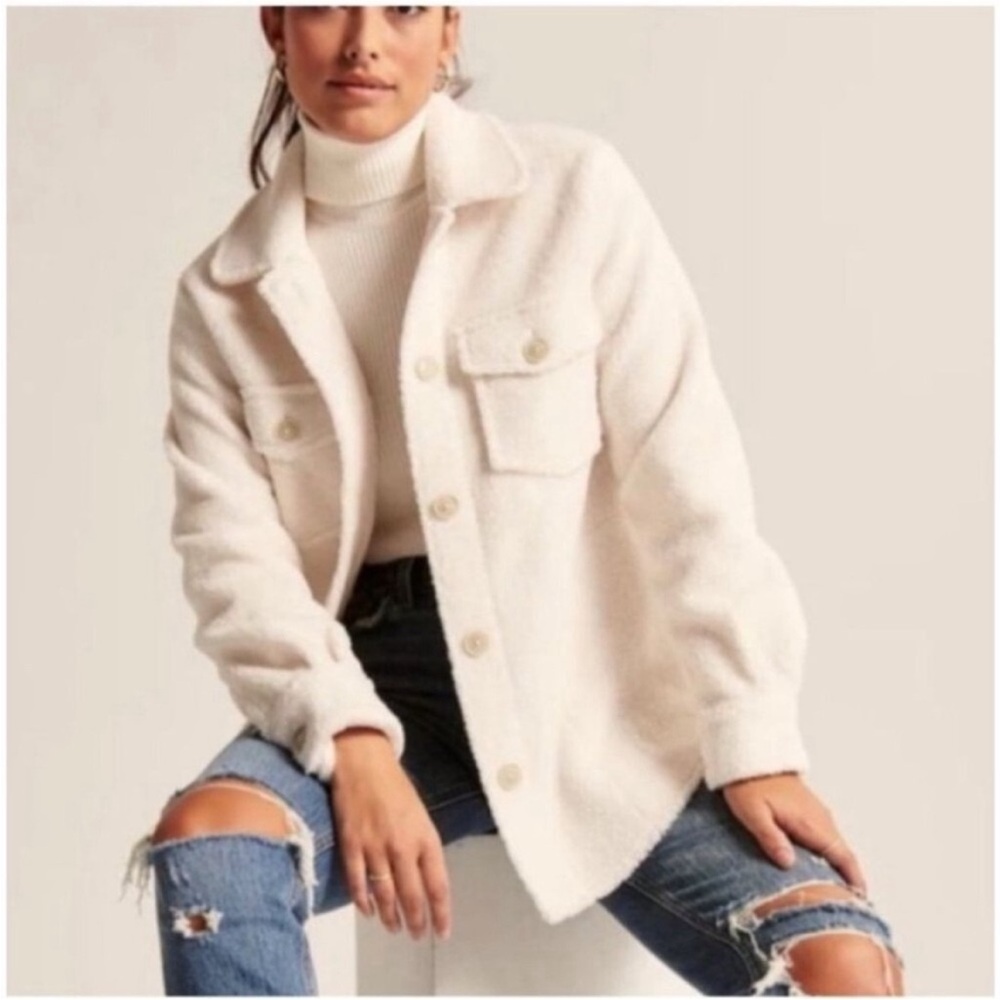 New without tags Abercrombie & Fitch Cream Sherpa Teddy Sweater shirt Jacket